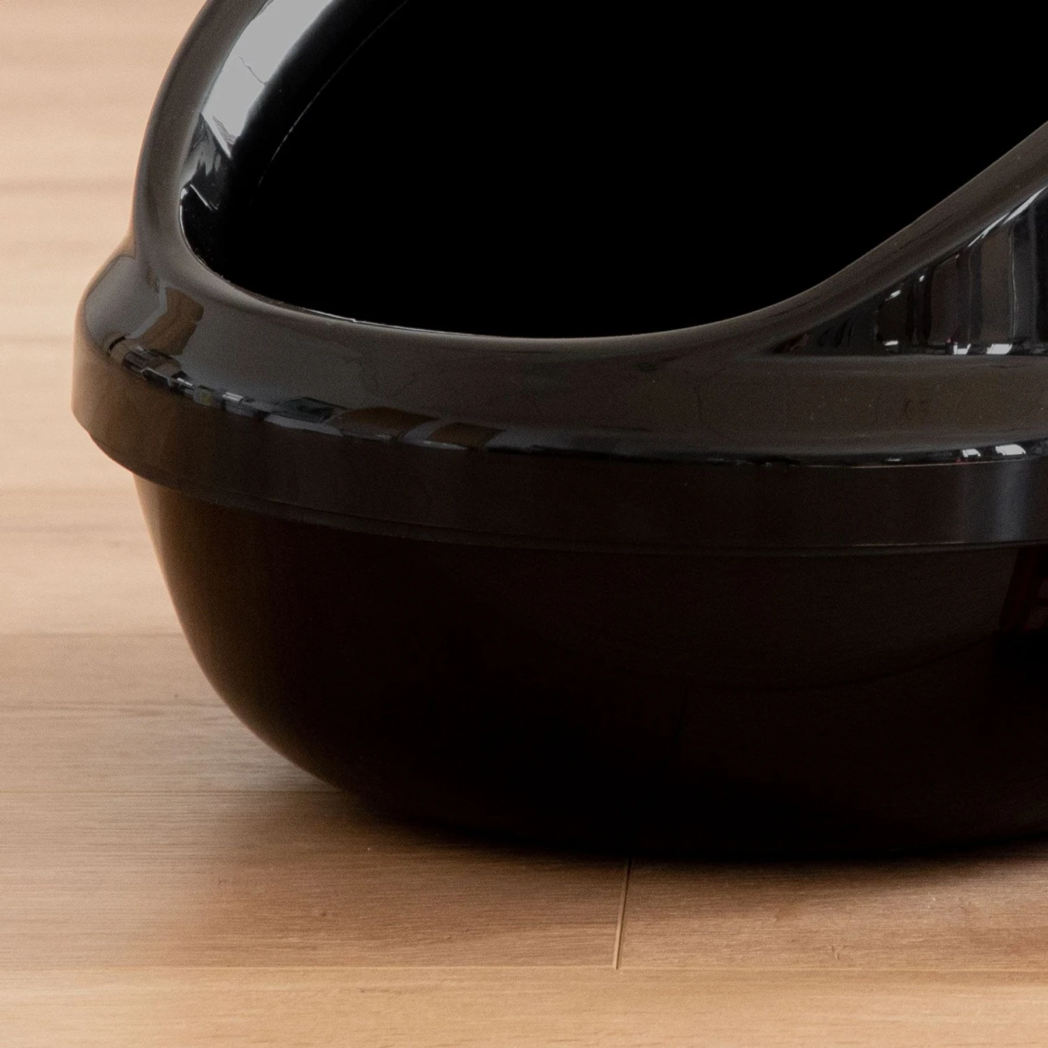 IRIS USA Large High-Back Open Top Cat Litter Pan With Scatter Shield & Scoop 5 IRIS USA Large High-Back Open Top Cat Litter Pan With Scatter Shield & Scoop - Image 5