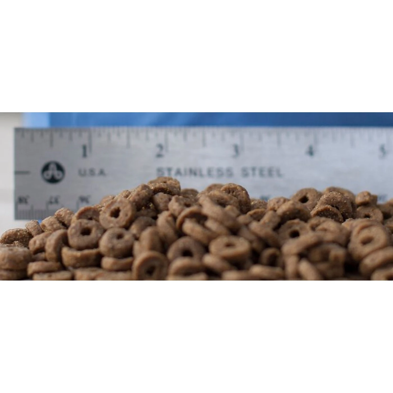 Blackwood Duck Meal, Salmon Meal & Field Pea Grain-Free Dry Cat Food 2 Blackwood Duck Meal, Salmon Meal & Field Pea Grain-Free Dry Cat Food - Image 2